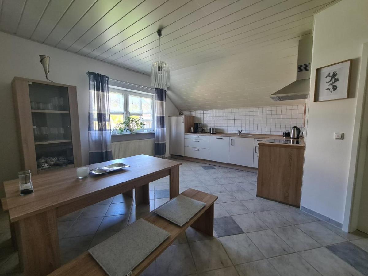 Ferienwohnung Toni Mit Balkon Und Garten Pemfling Eksteriør billede