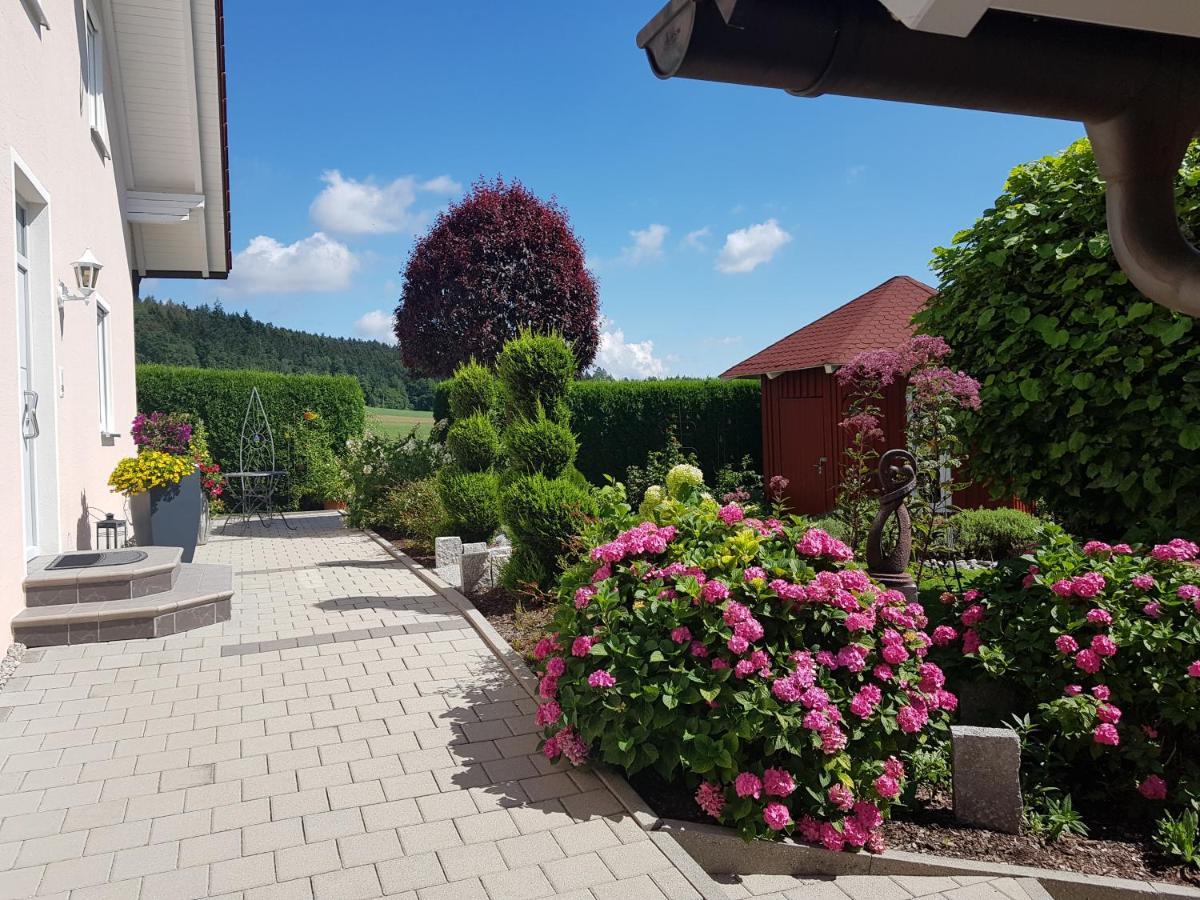Ferienwohnung Toni Mit Balkon Und Garten Pemfling Eksteriør billede