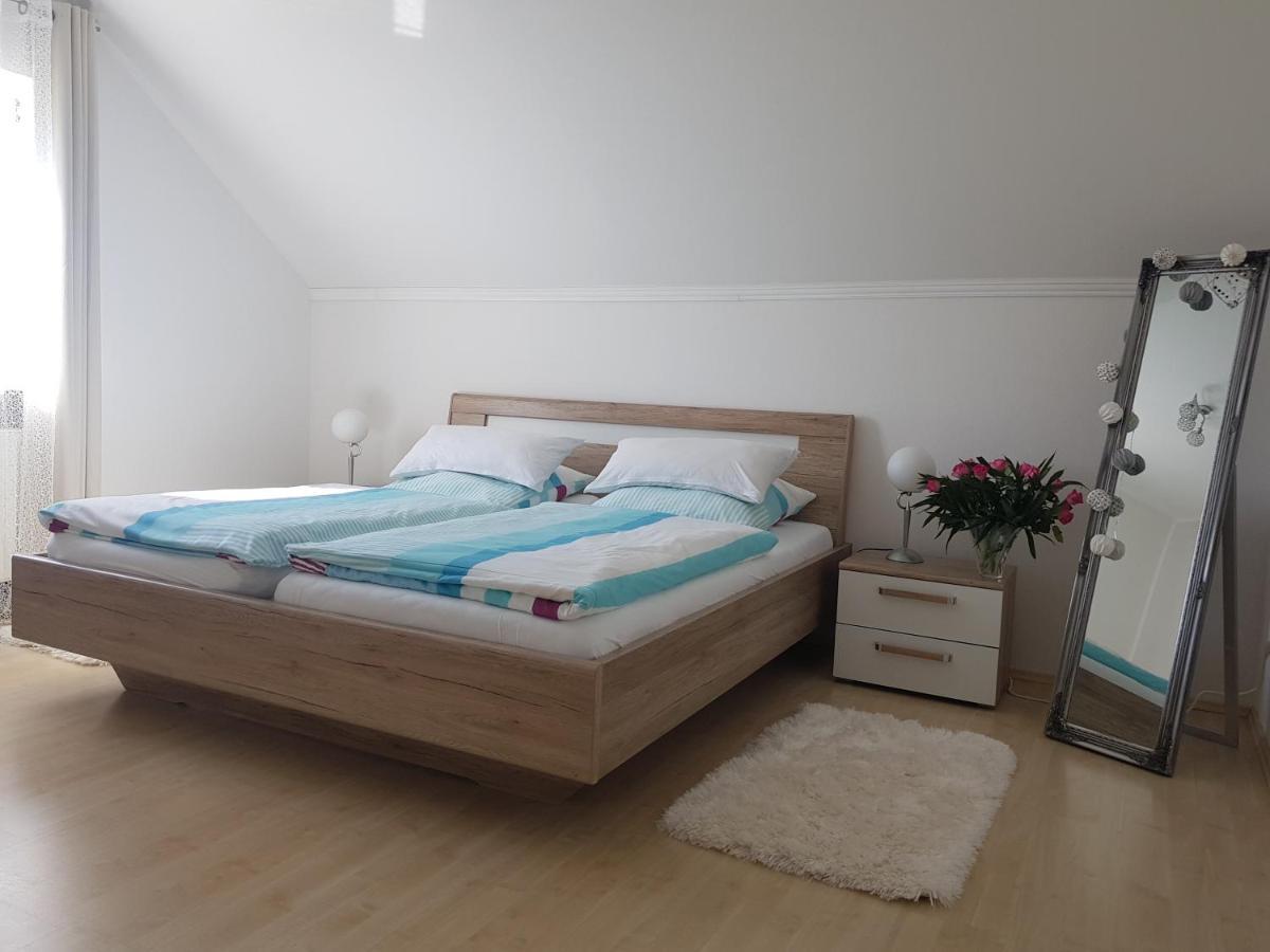 Ferienwohnung Toni Mit Balkon Und Garten Pemfling Eksteriør billede